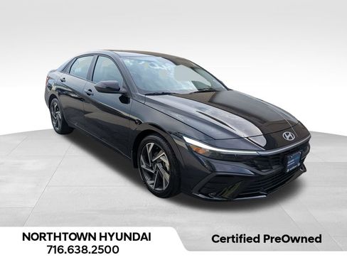Used 2025 Hyundai Elantra Sport FWD image 11