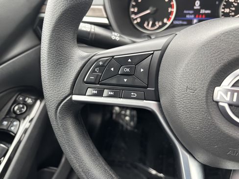 Used 2023 Nissan Altima 2.5 SV image 15