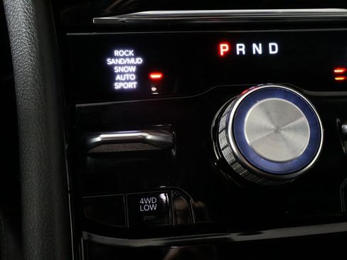 Used 2022 Jeep Grand Cherokee Overland w/ Luxury Tech Group IV image 54