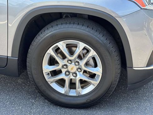 Used 2020 Chevrolet Traverse LT w/ Driver Confidence II Package AWD/4WD image 7