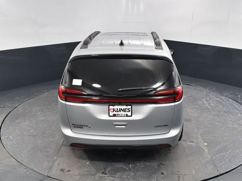New 2026 Chrysler Pacifica Limited image 51
