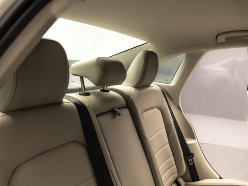 Used 2023 Volkswagen Jetta SE w/ Panoramic Sunroof Package FWD image 35