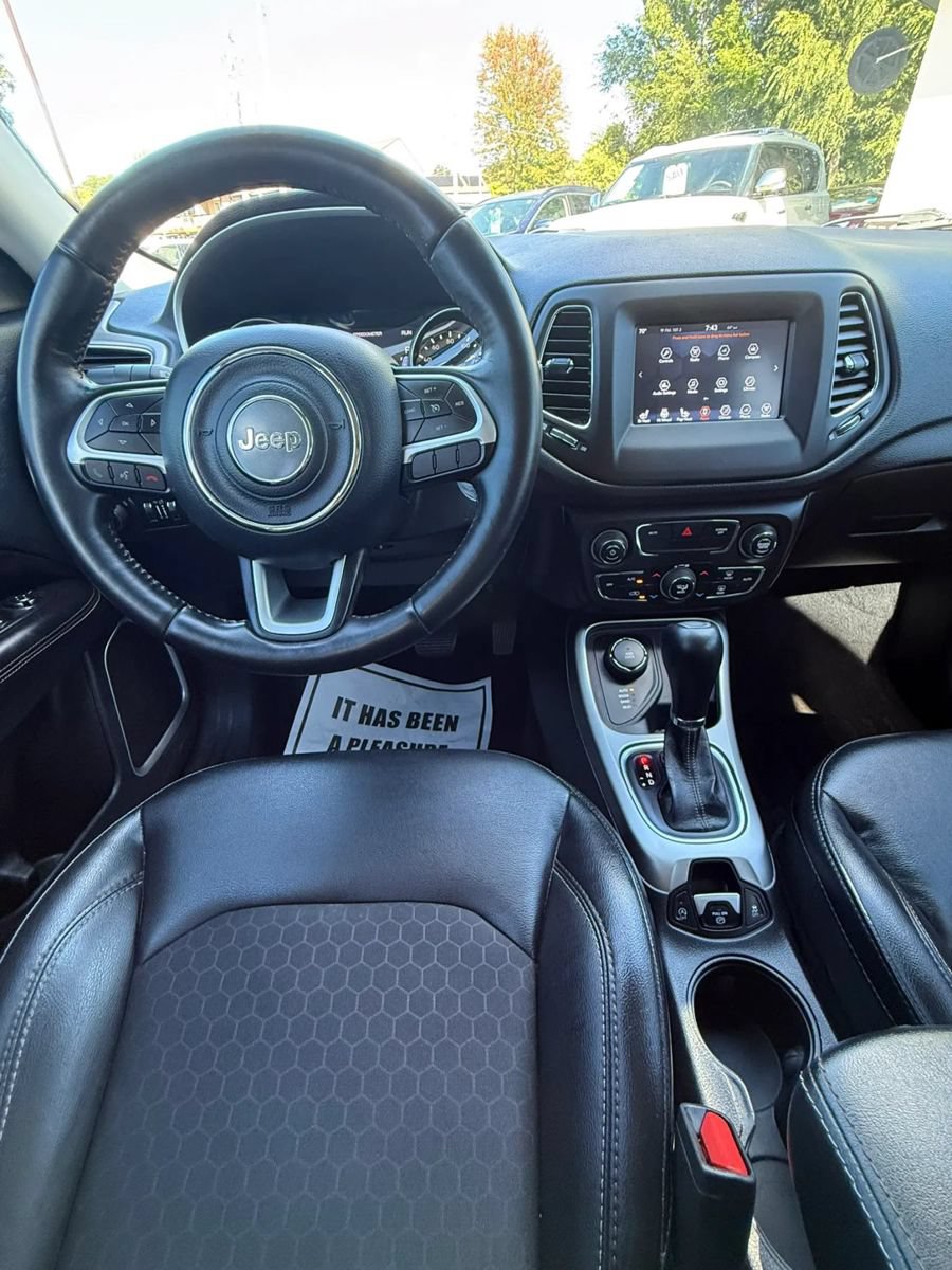 Used 2018 Jeep Compass Latitude w/ Popular Equipment Group AWD/4WD image 30