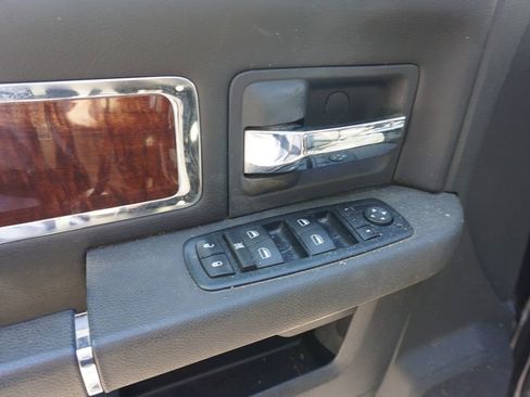 Used 2011 RAM 1500 Laramie image 3