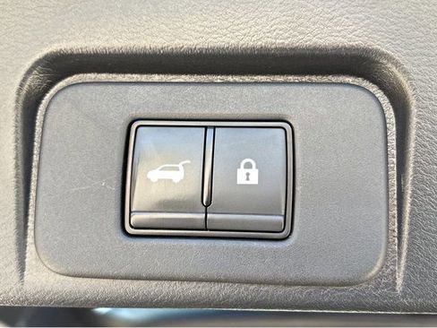 Used 2023 Nissan Rogue SL AWD/4WD image 23