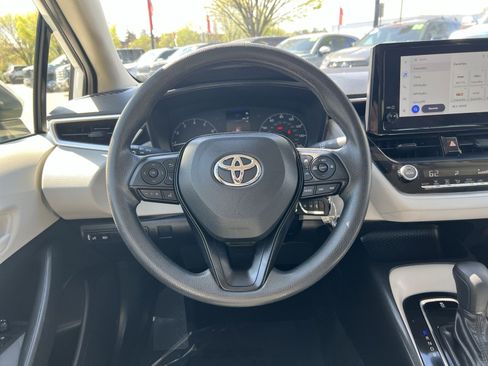 Used 2023 Toyota Corolla LE image 23