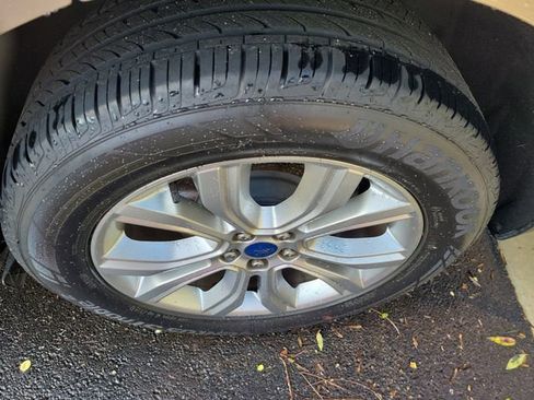 Used 2021 Ford Edge Titanium w/ Equipment Group 301A image 7