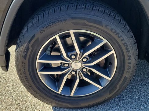 Used 2018 Jeep Grand Cherokee Limited image 12