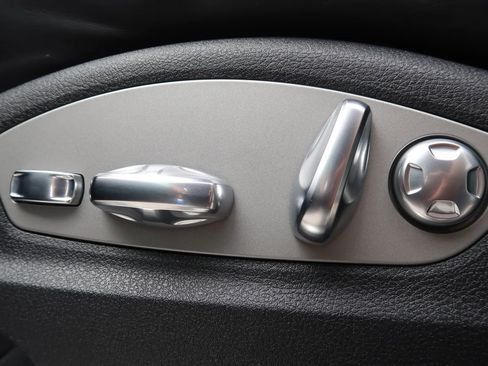 Used 2025 Porsche Macan S AWD/4WD image 29