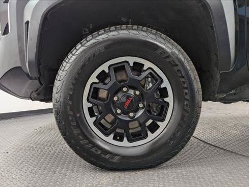 Used 2025 Toyota Tacoma TRD Off-Road AWD/4WD image 27