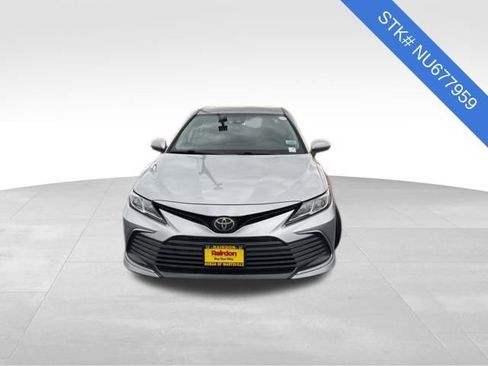 Used 2022 Toyota Camry LE image 2