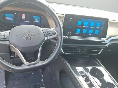 Used 2024 Volkswagen Atlas SE FWD image 20