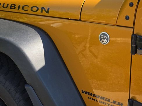 Used 2014 Jeep Wrangler Unlimited Rubicon w/ Dual Top Group AWD/4WD image 25