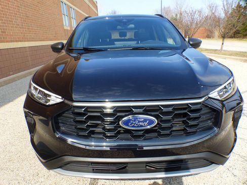 Used 2025 Ford Escape ST-Line w/ Tech Pack #1 AWD/4WD image 11