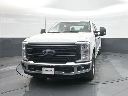 New 2026 Ford F250 XL w/ XL Chrome Package image 5