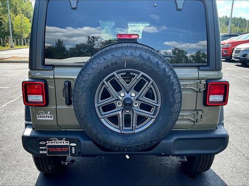 New 2025 Jeep Wrangler Sport S image 9