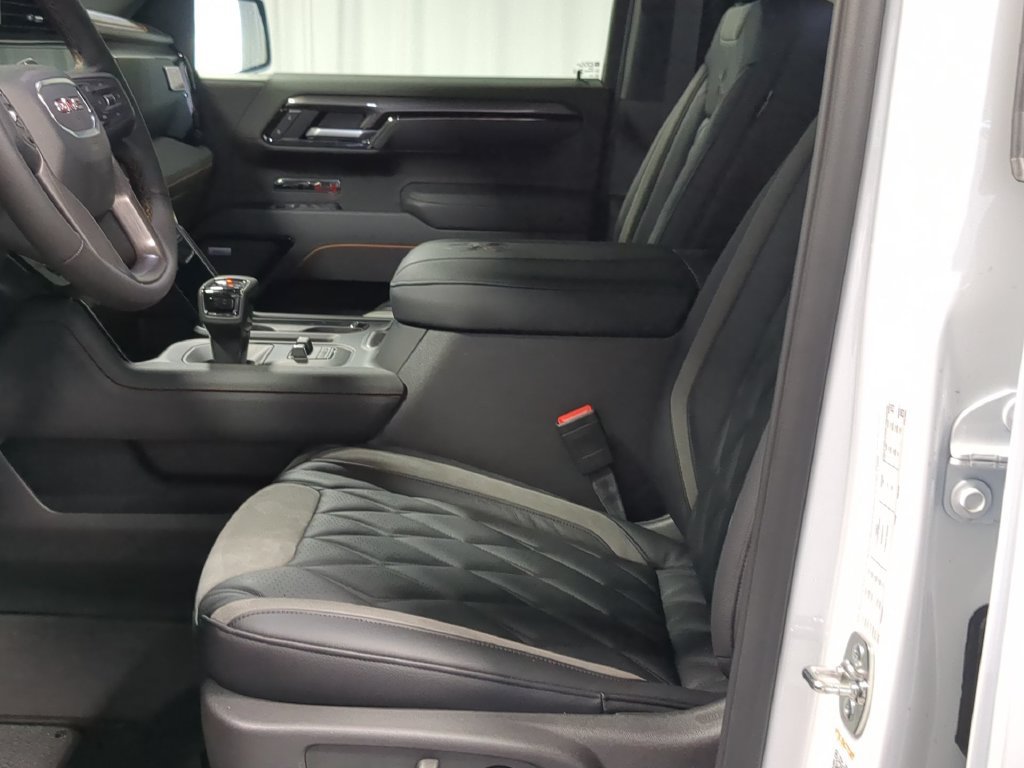 New 2026 GMC Sierra 1500 AT4 w/ AT4 Premium Package AWD/4WD image 17