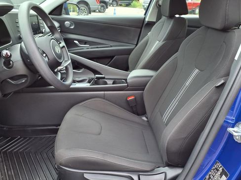 Used 2025 Hyundai Elantra Hybrid FWD image 25