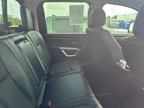 Used 2017 Nissan Titan SL w/ Chrome Package AWD/4WD image 7
