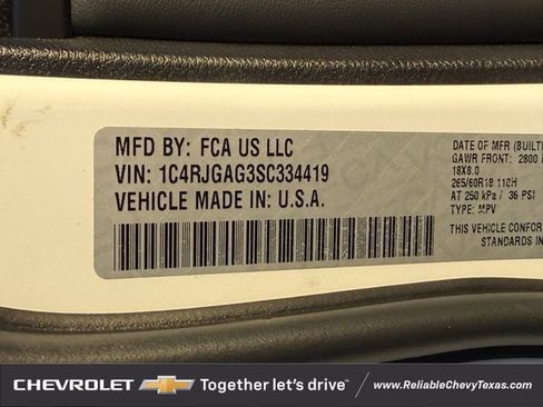 Used 2025 Jeep Grand Cherokee Laredo X RWD image 33