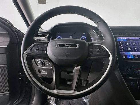 Used 2023 Jeep Grand Cherokee L Limited AWD/4WD image 13
