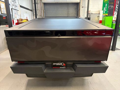 Used 2025 Tesla Cybertruck AWD Crew Cab image 6