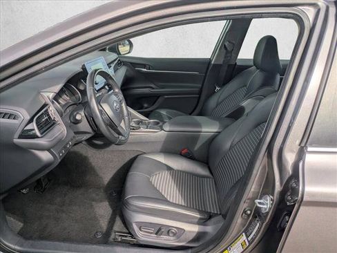 Used 2024 Toyota Camry SE image 14