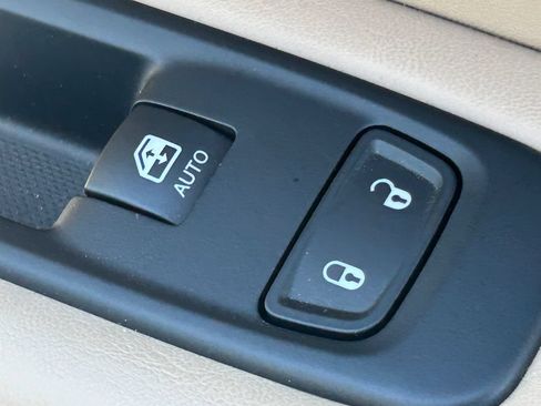 Used 2018 Jeep Compass Sport AWD/4WD image 32