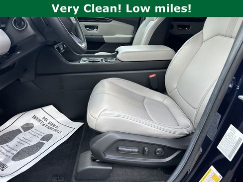 Used 2025 Honda Pilot EX-L image 9