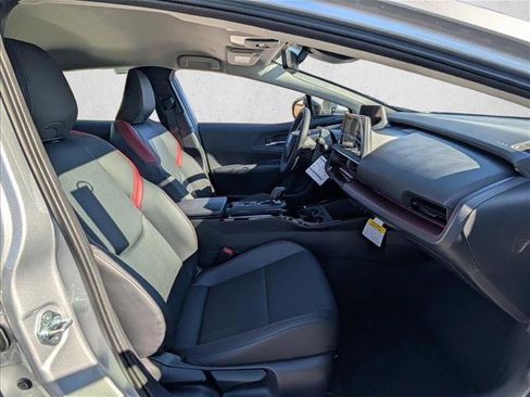 New 2026 Toyota Prius Plug-In Hybrid FWD image 6