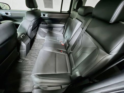 Used 2025 Hyundai Santa Fe SEL FWD image 20