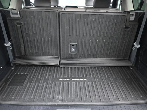 Used 2023 Toyota Highlander Limited AWD/4WD image 18