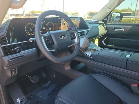 New 2026 INFINITI QX80 Luxe image 19
