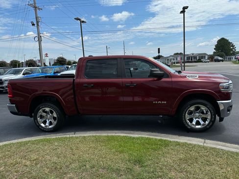 Used 2025 RAM 1500 Big Horn AWD/4WD image 4