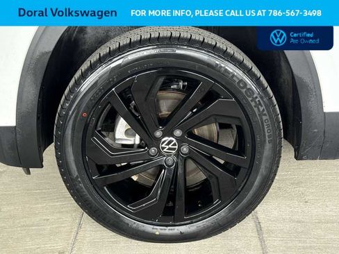 Certified 2022 Volkswagen Atlas SE w/ Panoramic Sunroof Package image 11