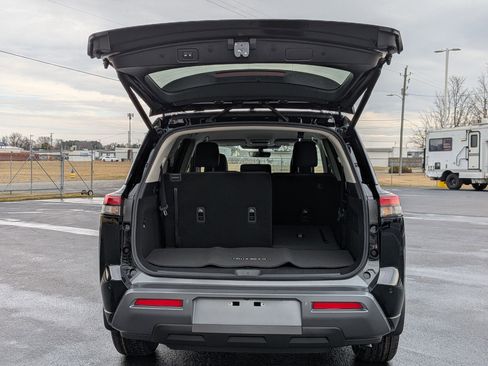 New 2026 Nissan Pathfinder SL image 29