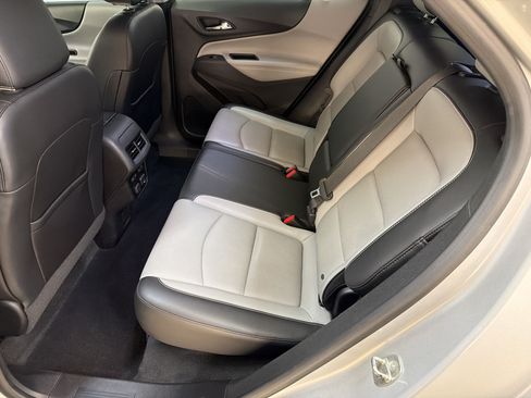 Used 2018 Chevrolet Equinox Premier FWD image 21