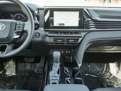 Used 2025 Toyota Camry LE w/ Convenience Package FWD image 14