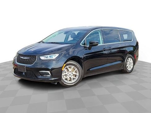 Used 2024 Chrysler Pacifica Touring-L FWD image 1