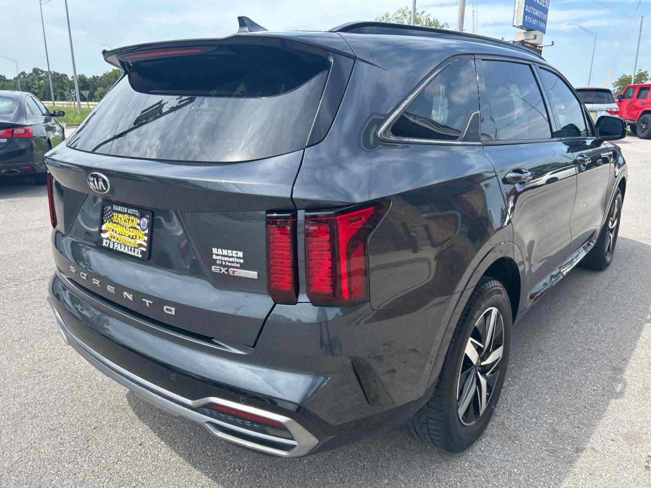 Used 2021 Kia Sorento EX w/ Panoramic Sunroof Package FWD image 5