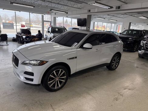 Used 2017 Jaguar F-PACE Prestige image 5