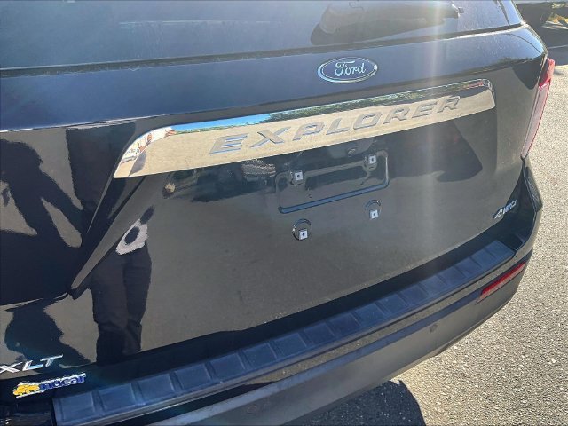 Used 2022 Ford Explorer XLT AWD/4WD image 8