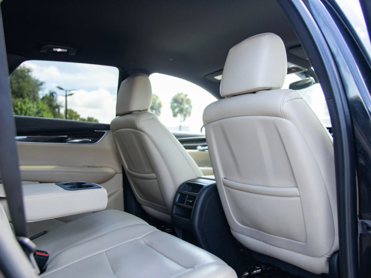 Used 2019 Cadillac XT5 FWD image 27