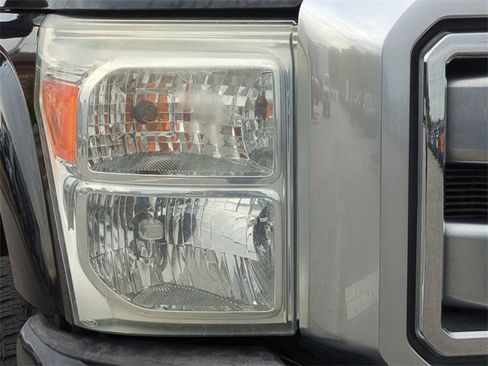 Used 2014 Ford F250 Platinum image 10