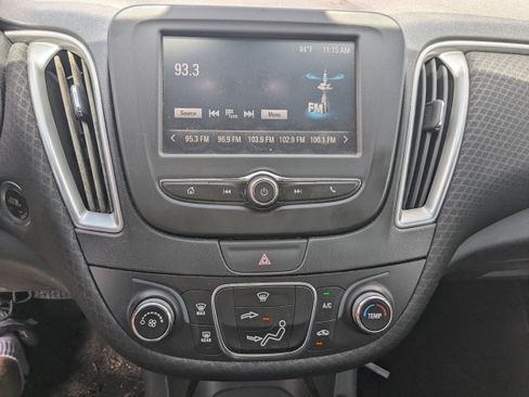 Used 2017 Chevrolet Malibu LS FWD image 17