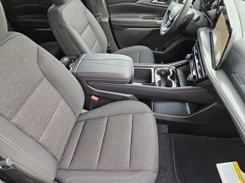 New 2026 Chevrolet Traverse LT w/ Midnight/Sport Edition AWD/4WD image 16