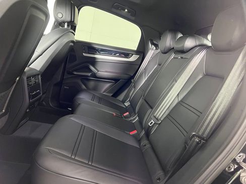 Certified 2026 Porsche Cayenne Coupe AWD/4WD image 25