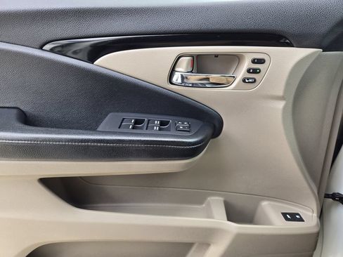 Used 2017 Honda Pilot Touring image 18