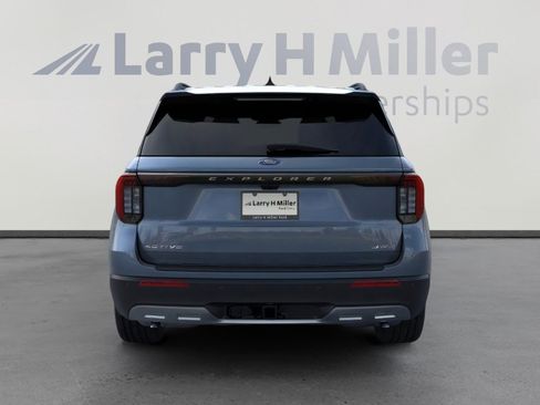 New 2026 Ford Explorer Active w/ Active Comfort Package image 5