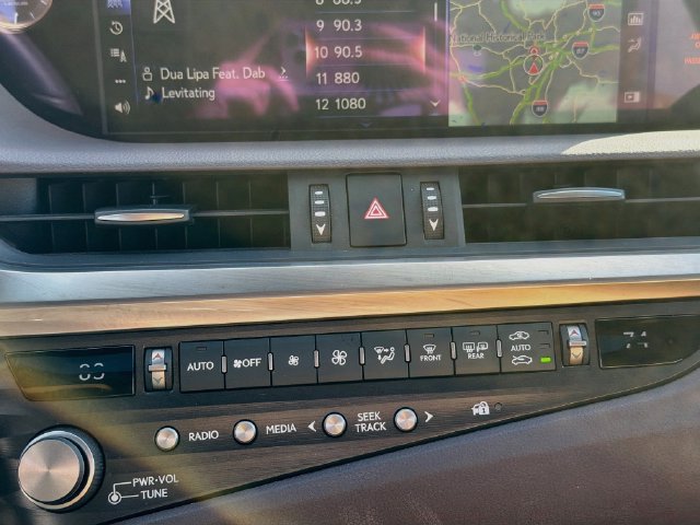 Used 2021 Lexus ES 300h w/ Accessory Package 2 FWD image 16